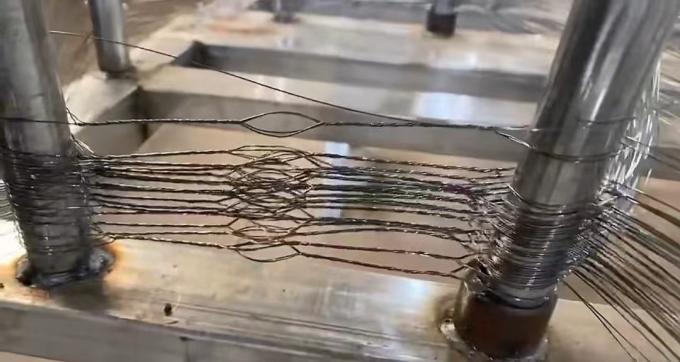 0.4-0.9mm アンチタンクバリア ワイヤー・メッシュ タンク・トラック 傷 鋼鉄のワイヤーフェンス 6